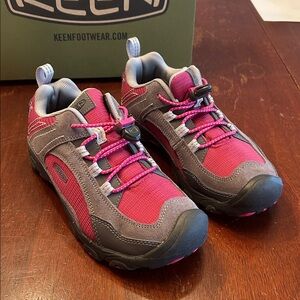 KEEN Kids' Fuchsia and Charcoal Sneakers